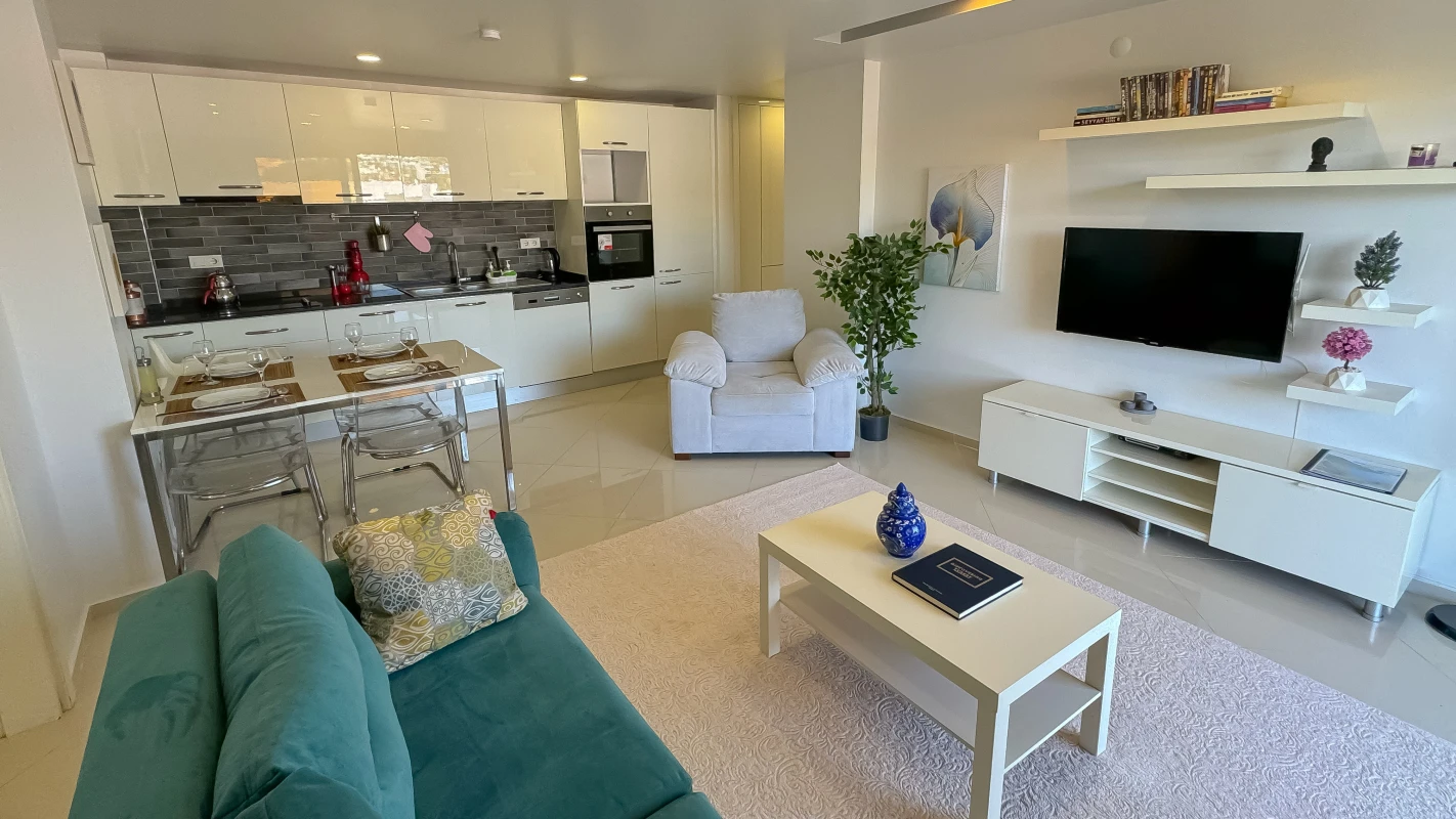 lavender-poolview1-livingroom