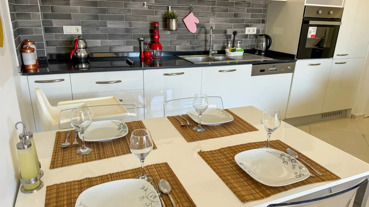 lavender-poolview1-kitchen