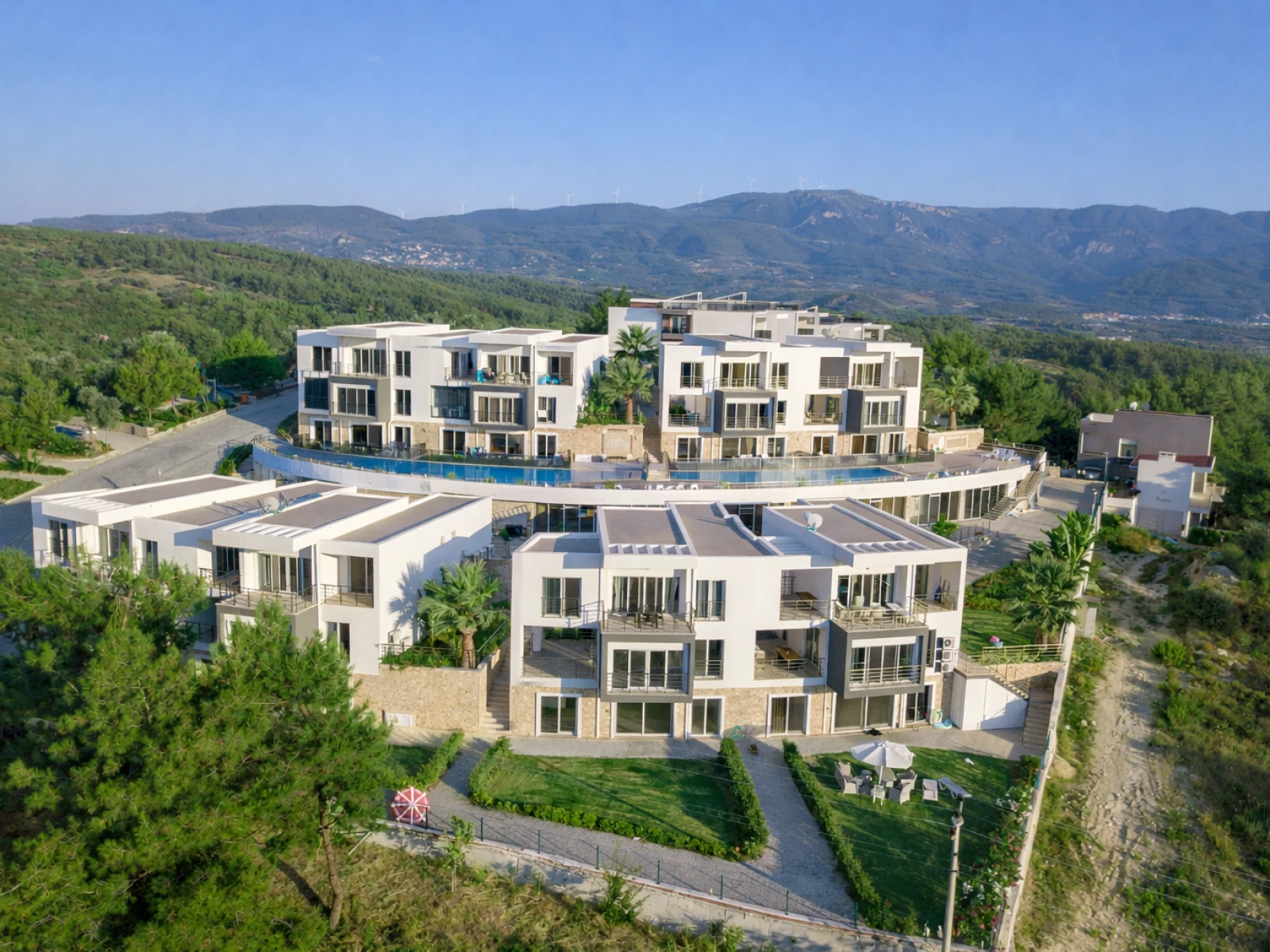 Kuşadası Lavender Residence genel site görünümü ve çevre manzarası