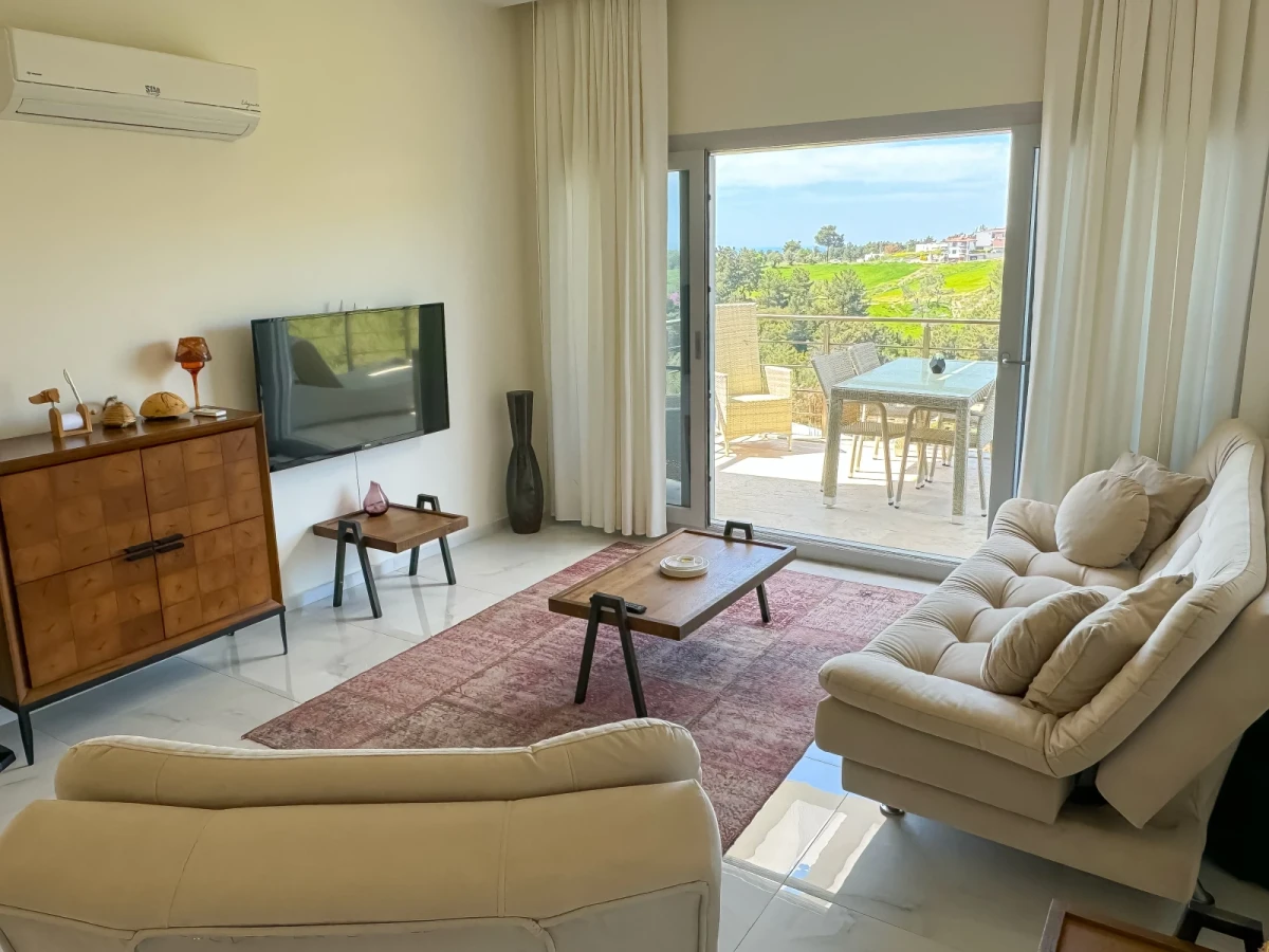 Kuşadası Lavender Residence ısıtmalı kapalı havuz alanı