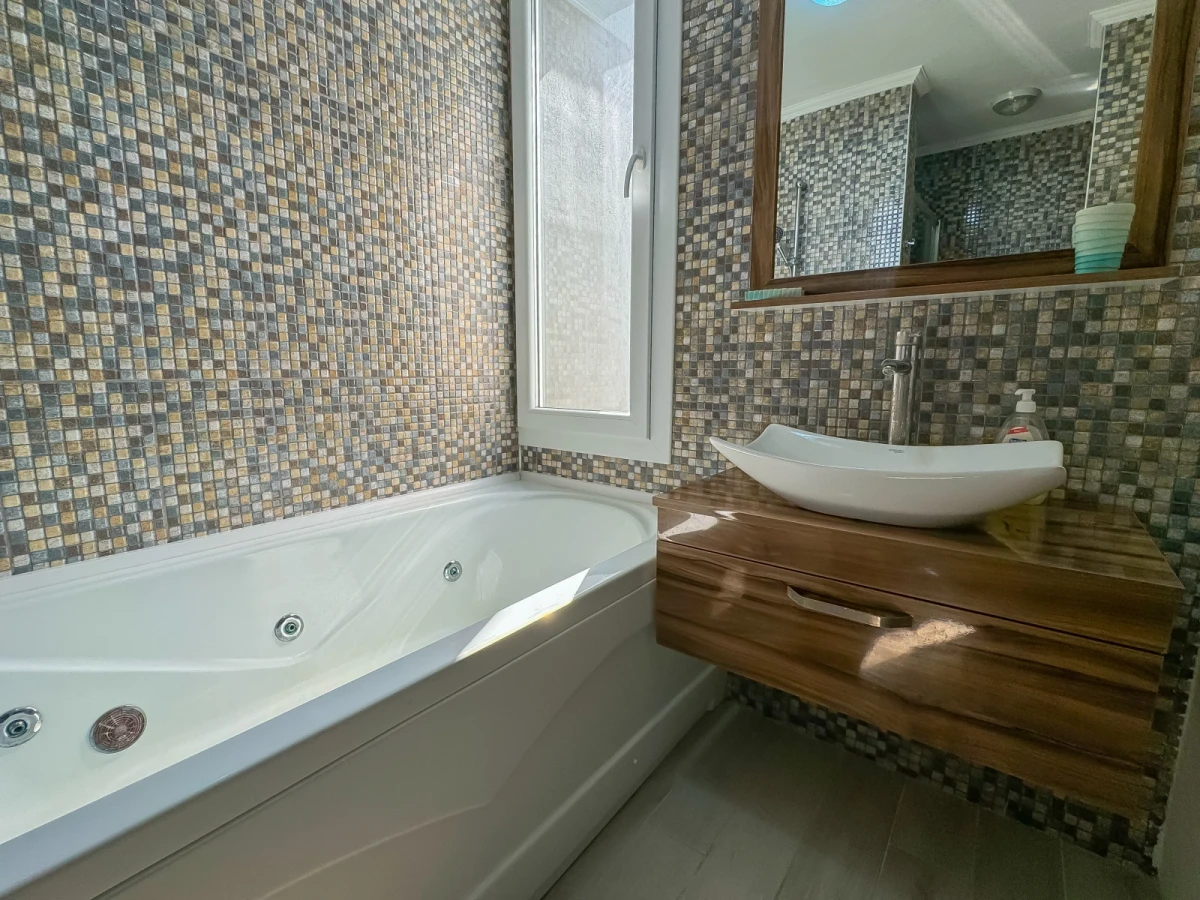 jacuzi