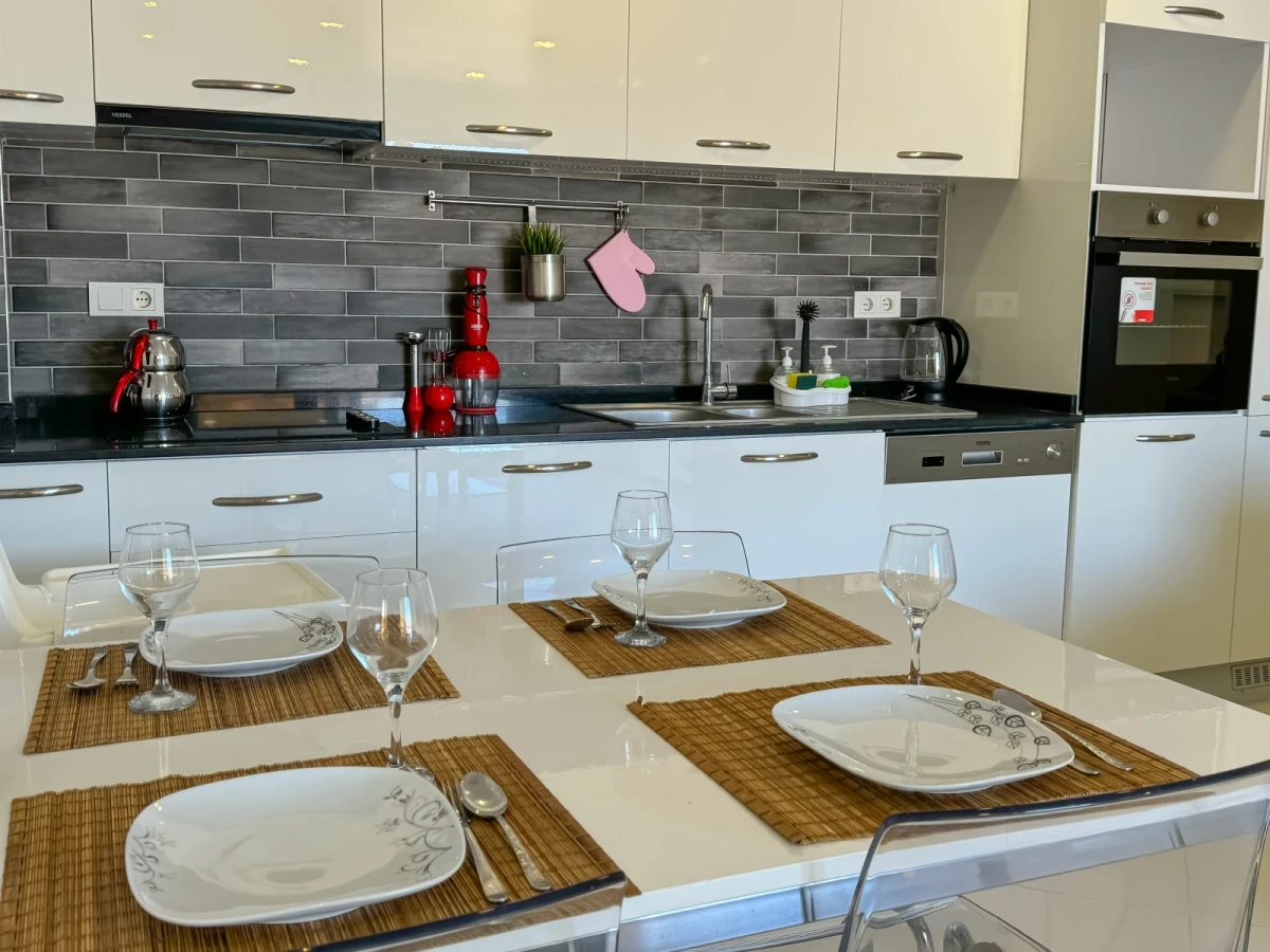 Kuşadası Lavender Residence D1 open-plan kitchen and dining area