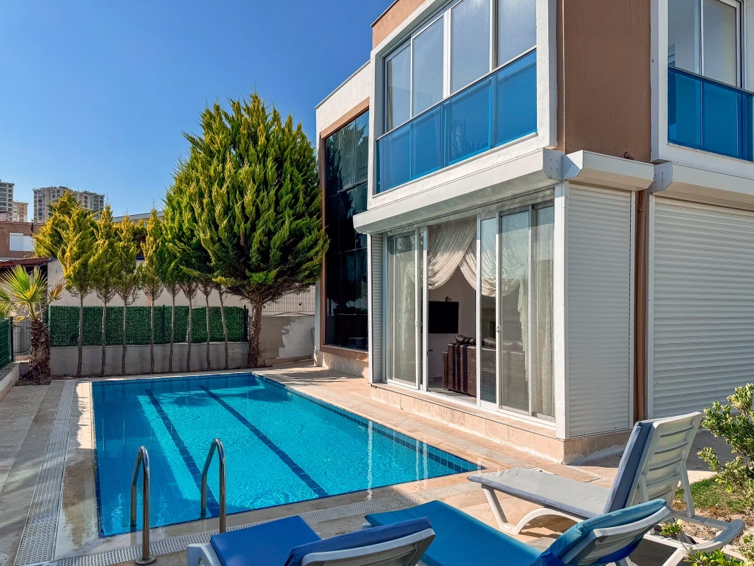 Villa Zeytin Kuşadası özel havuzlu villa dış cephe ve havuz