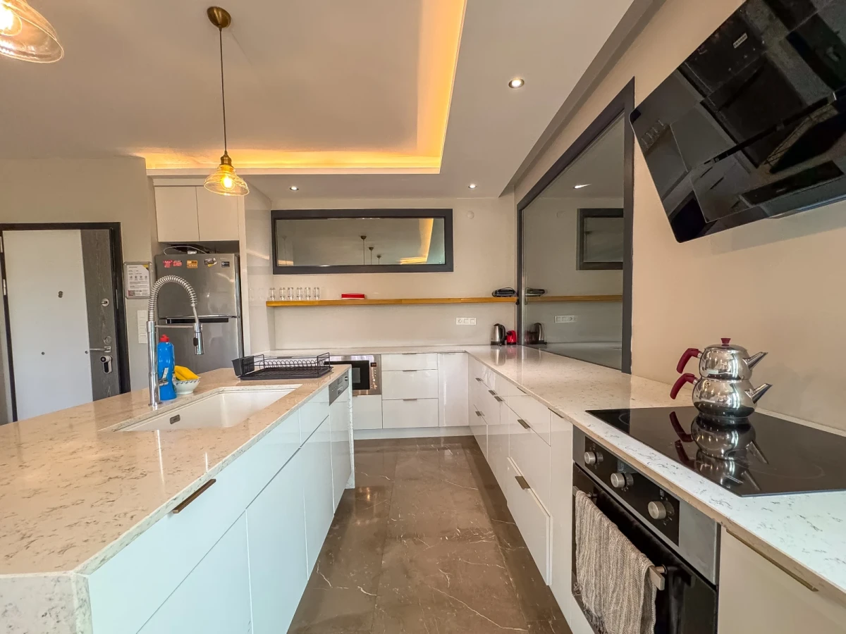 Villa Elit kitchen: fully equipped kitchen and counter space