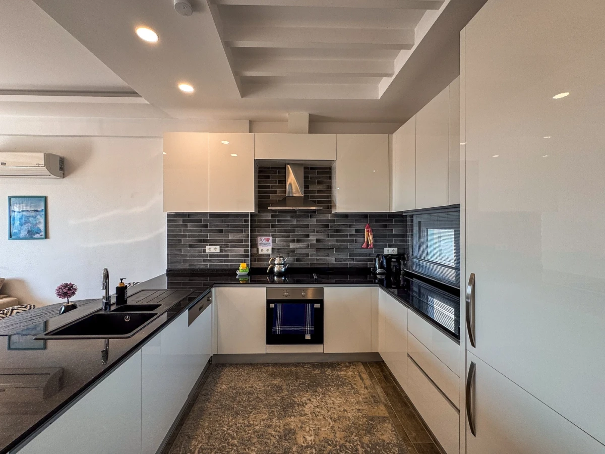 Kuşadası Lavender Residence D7 tam donanımlı modern mutfak
