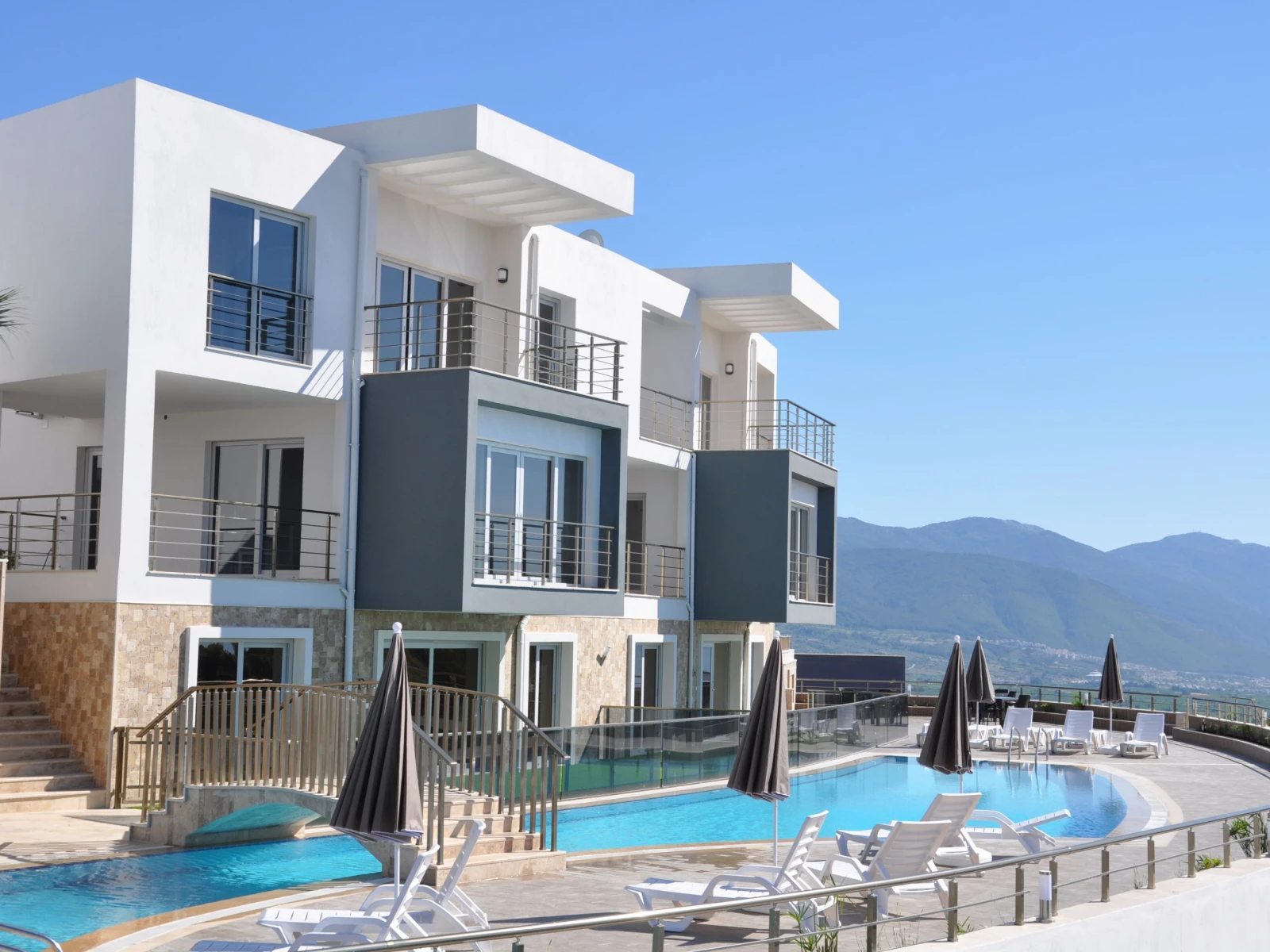 Kuşadası Lavender Residence D3 dış cephe, ortak havuz ve site görünümü