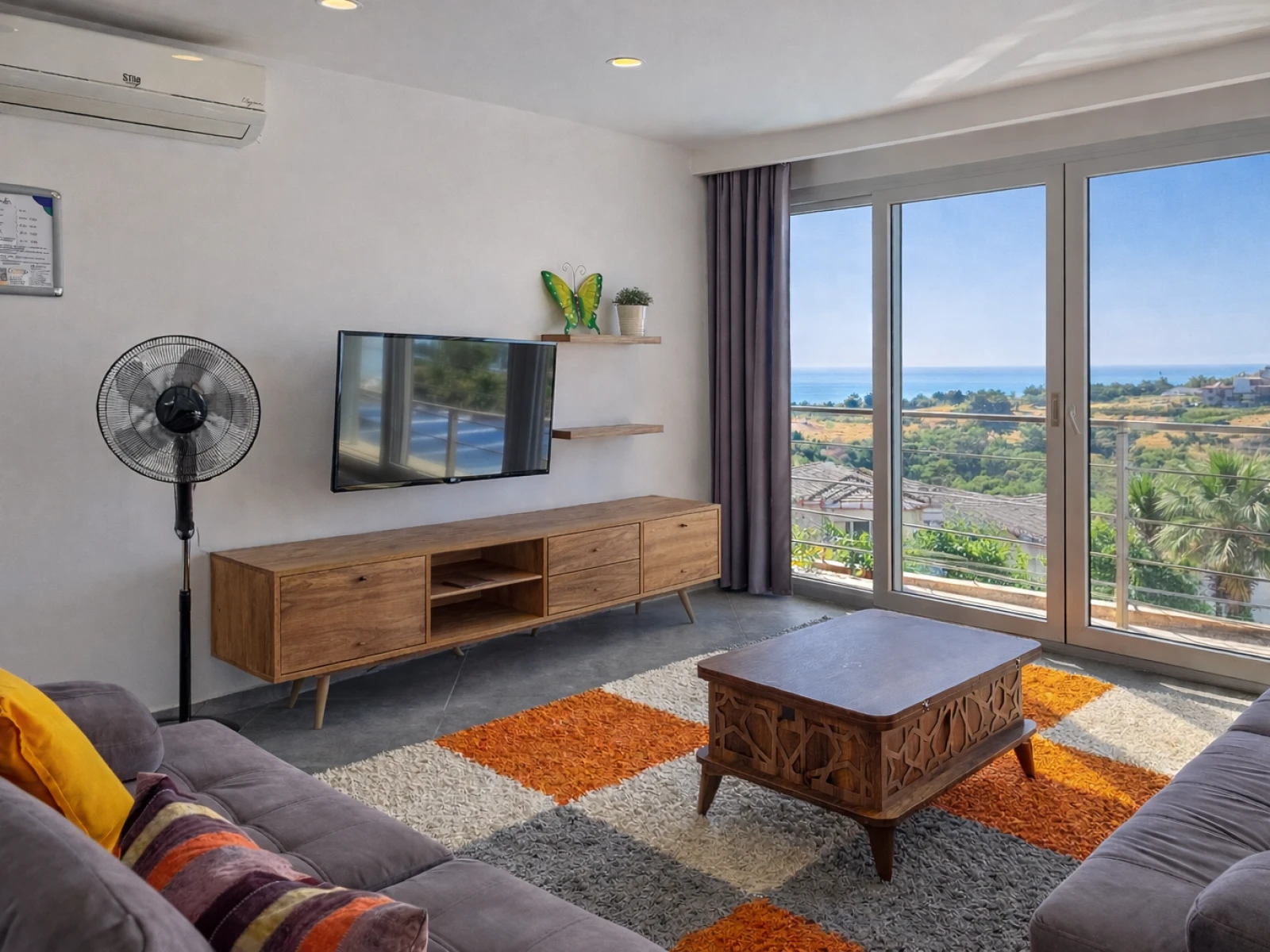 deniz manzaralı salon