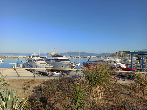 kusadasi marina