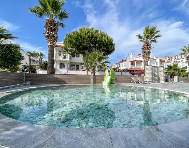 Ortak havuzlu villa keyif