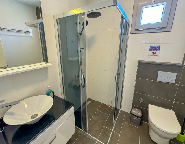 forestview3-bathroom2