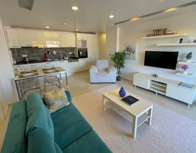 lavender-poolview1-livingroom