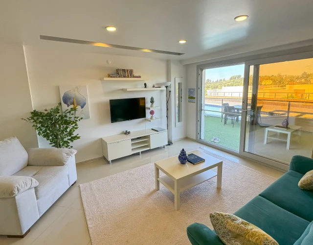 lavender-poolview1-livingroom