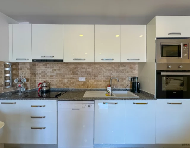 lavenderpool-kitchen