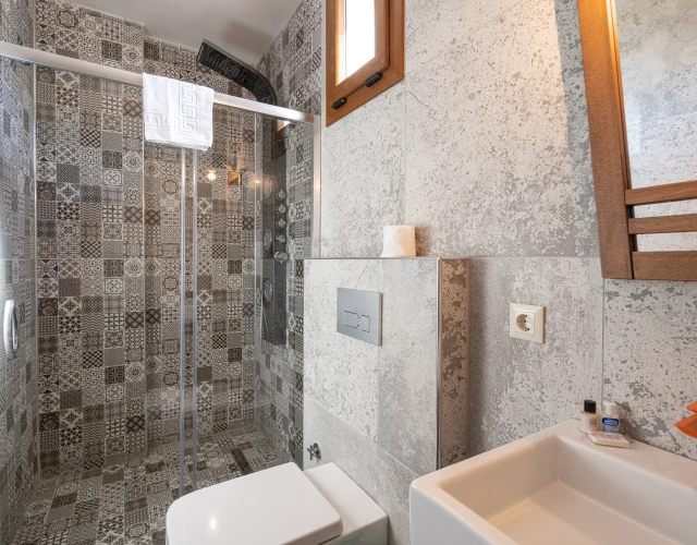 caferli-deluxe-3+1-bathroom