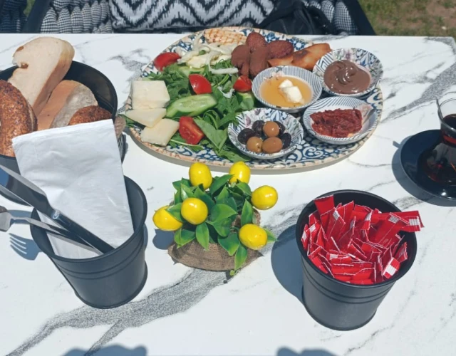 lavender-gardenview-restaurant