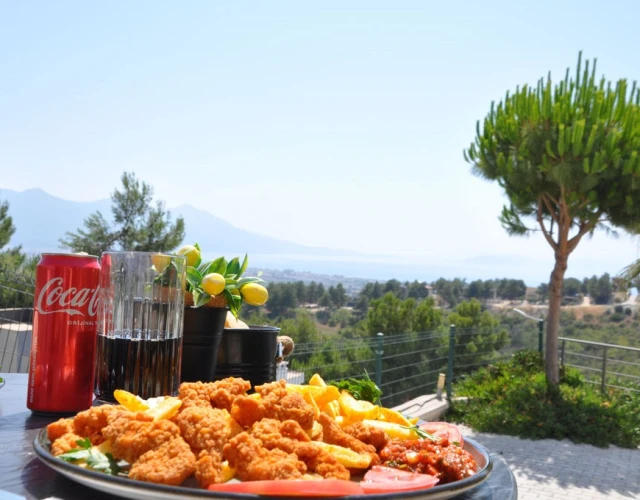 lavender-poolview3-restaurant2