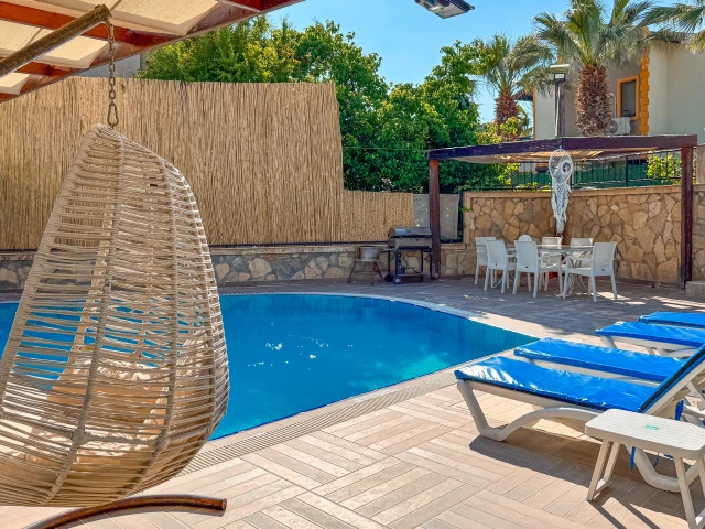 villa-talia-havuzterasi