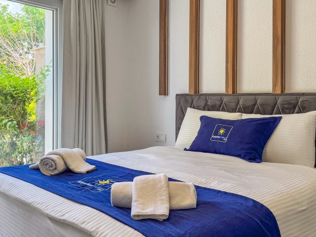 lavender-gardena2-bedroom