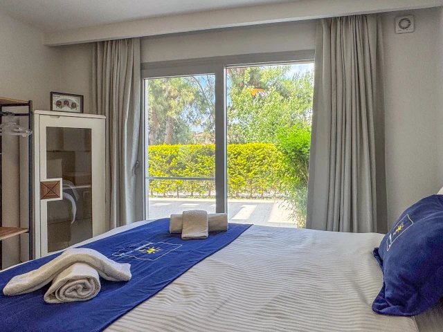 lavender-gardena2-bedroom