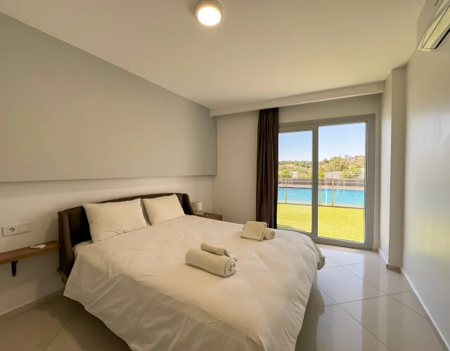 lavenderpool-bedroom2