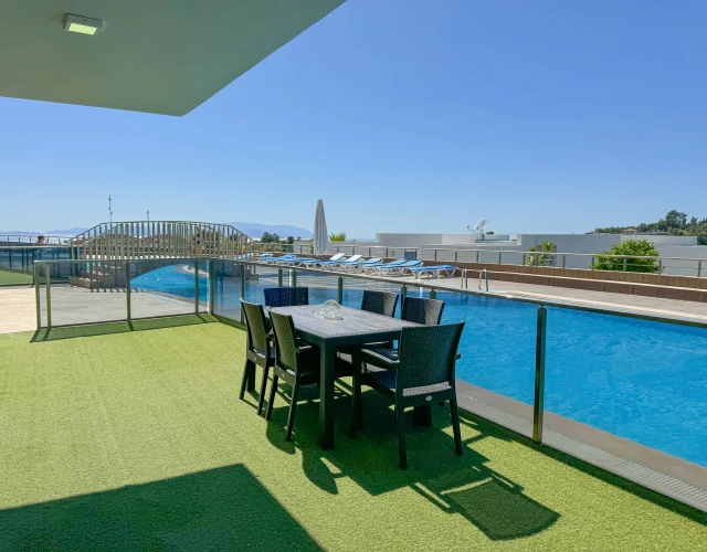 lavenderpool-poolterrace