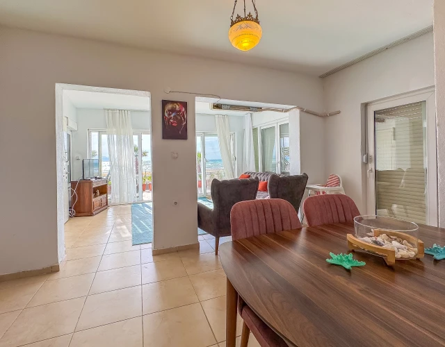 villa-plaj-yemek masası