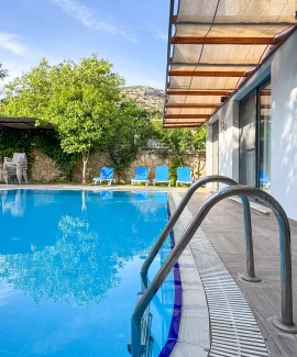 Kuşadası muhafazakar villa tatili