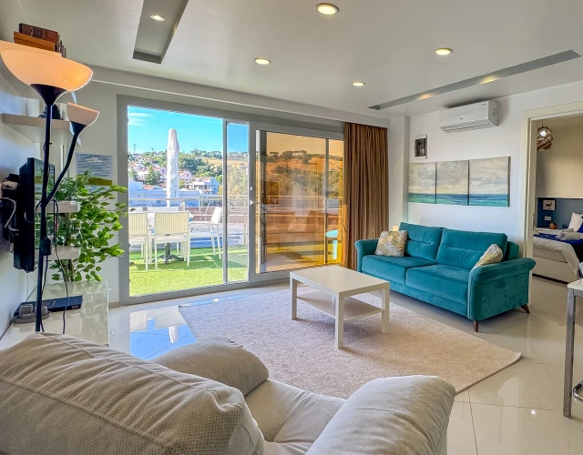 lavender-poolview1-livingroom2