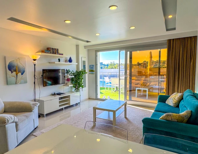 lavender-poolview1-livingroom2