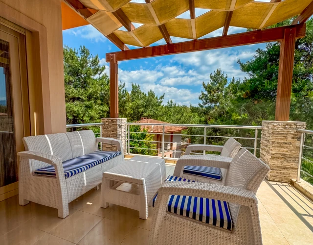 villa-siesta-balcony-en