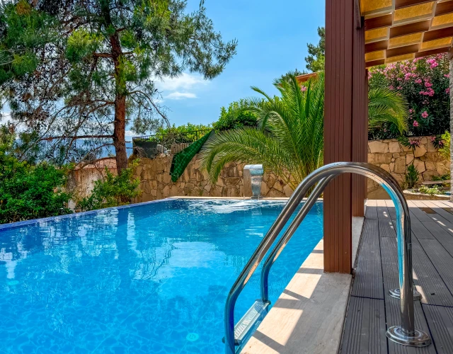 villa-siesta-pool2-en