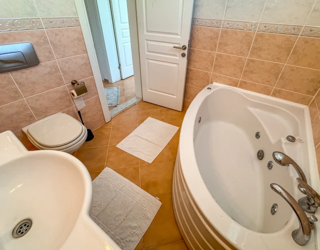 villa-elma-bathroom3