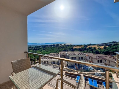 Kuşadası Lavender Residence D7 private balcony with view